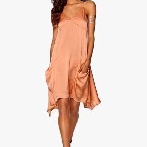 Make Way Larissa Dress Peach